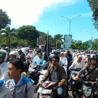 breaking-news-ribuan-massa-aksi-bela-ulama-datangi-mapolda-kalbar