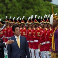 presiden-jokowi-sambut-pm-abe-di-istana-bogor