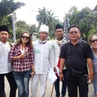 pendukung-ahok-dan-pendukung-habib-rizieq-foto-bersama
