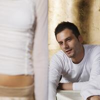 6-pikiran-ini-muncul-di-otak-pria-kala-melihat-wanita-seksi