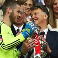 piala-fa-jadi-trofi-terbaik-eks-manajer-man-united