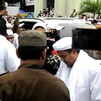 rizieq-belum-pasti-penuhi-panggilan-polisi-terkait-palu-arit