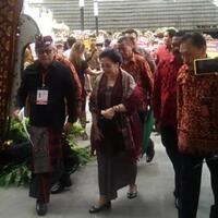 ultah-ke-70-mega-ajak-presiden-hingga-menteri-tertawa-bersama