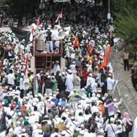 kerumunan-dan-parlemen-jalanan