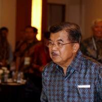 wapres-berarap-kabar-ott-patrialis-tak-benar