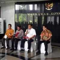 dewan-etik-mk-resmi-membebastugaskan-patrialis-akbar