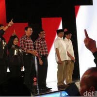 momen-debat-kedua-saling--serang--penuh-tawa-ditutup-selfie