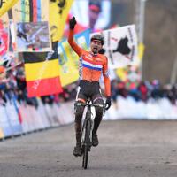 van-der-poel-kembali-menang-juara-cyclocross-belanda