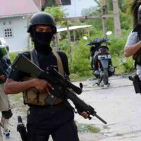 densus-88-geledah-rumah-terduga-teroris-ngawi