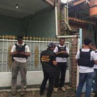 polisi-penggeledahan-di-rumah-firza-husein-terkait-pornografi