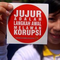 penyidik-kpk-geledah-kantor-gubernur-papua