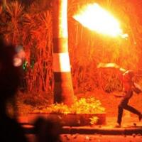 sebuah-pos-di-pasar-rebo-dilempari-bom-molotov