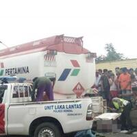 berupaya-hindari-lubang-kuswandi-malah-terlindas-truk-tangki