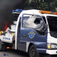 saya-gak-ridho-mobil-saya-diderek-lagi-mendingan-saya-bakar