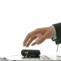 tergiur-harga-hp-murah-rini-malah-kehilangan-rp-115-juta