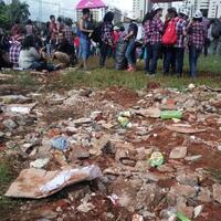 usai-konser-quotgue-2quot-sampah-berserakan-di-ex-driving-range-golf-senayan