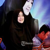 umi-pipik-khawatir-gosip-pernikahannya-ganggu-psikologi-anak-anak-uje