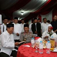 app-sinar-mas-dan-polda-jateng-donasikan-6000-mushaf-al-quran