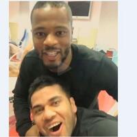 dani-alves-rekam-perpisahan-evra-di-juventus