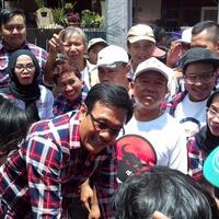 hadiri-pengobatan-gratis-djarot-dan-pendukungnya-yel-yel--konser-gue-2