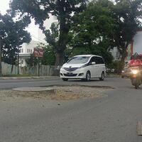 jalan-nasional-seribu-lubang-yang-pernah-menewaskan-sophan-sophian