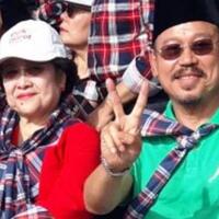saat-djan-faridz-duduk-bersebelahan-dengan-megawati-untuk-dukung-ahok-djarot