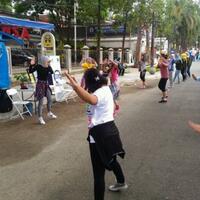 bnn-kota-bandung-ajak-warga-senam-zumba-antinarkoba