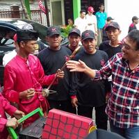 relawan-tertawa-dengarkan-suara-djarot-yang-nyaris--habis