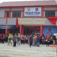 bupati-grobogan-ajak-pedagang-tempati-pasar-pagi-baru