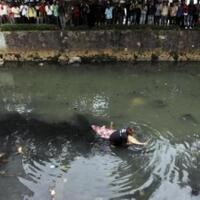 mayat-perempuan-tanpa-identitas-membusuk-di-sungai-kecil-maros