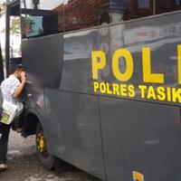 bus-polisi-jadi-angkutan-umum-di-makassar