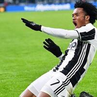 antonio-conte-menonton-di-tribun-saat-juan-cuadrado-mencetak-gol-spektakuler