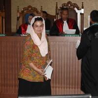 surat-dakwaan-sebut-uang-korupsi-siti-fadilah-mengalir-ke-dpp-pan