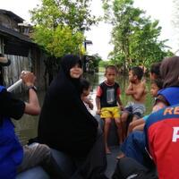 posko-dapur-air-untuk-pengungsi-banjir-di-kecamatan-biringkanayya