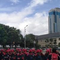 buruh-berunjuk-rasa-tolak-tenaga-kerja-asing