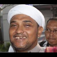 novel-fpi-sebut-aksi-112-tak-seramai-212