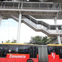 transjakarta-bantah-busnya-digunakan-mahasiswa-untuk-demo-di-rumah-sby