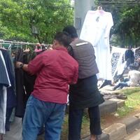 ajang-jualan-atribut-fpi-penjual-alhamdulillah-keuntungannya-lumayan