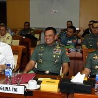 tni-dan-menhan-berebut-beli-alutsista-fadli-zon-ada-motif-kepentingan