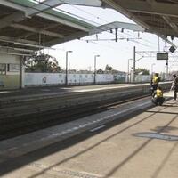 pelajar-smp-jepang-bunuh-diri-lompat-menerjang-kereta-api-ekspres