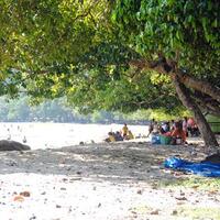 warga-keluhkan-belum-ada-penataan-parkir-di-kawasan-wisata-pantai-pulau-datok