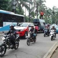 massa-bubar-lalu-lintas-di-depan-gedung-kementan-normal-kembali