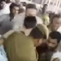 pria-ini-siram-bensin-tubuhnya-lalu-hendak-bakar-diri-di-depan-kakbah-mekkah