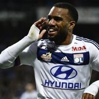 alexandre-lacazette-bermimpi-main-untuk-barcelona