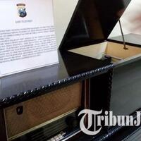 mengenal-radio-antik-telefunken-di-museum-hoofdbureau-surabaya-beratnya-145-kg