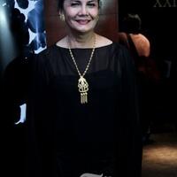 nasi-merah-dan-jus-sayur-jaga-kesehatan-tubuh-christine-hakim