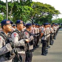 polisi-kerahkan-16222-personel-amankan-pilkada-dki-dan-banten