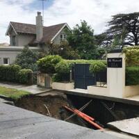 ada-lubang-besar-tiba-tiba-muncul-dekat-rumah-pm-australia