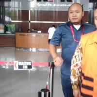 diperiksa-kpk-sekda-kabupaten-kebumen-bungkam