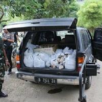 terrano-tertinggal-di-dekat-rumah-sby-adian-tak-usah-cari-pemiliknya